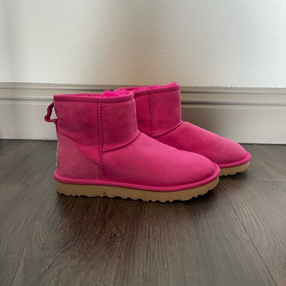UGG Classic Mini II Boot - Picture 3 of 7